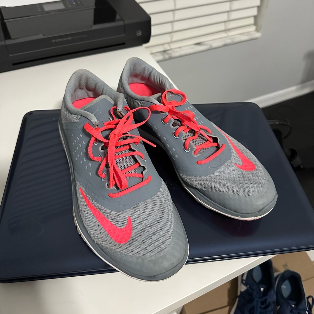 Women’s Nike Sneakers 👟